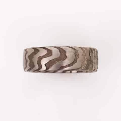 Mokume Incline Band in Oxidized Ash - Image 5