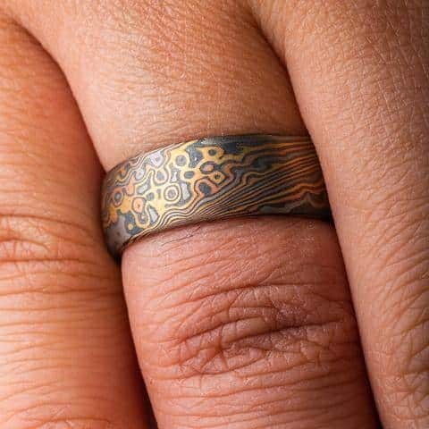 Matching Wedding Band Set in Twist/Droplet Pattern - Image 7
