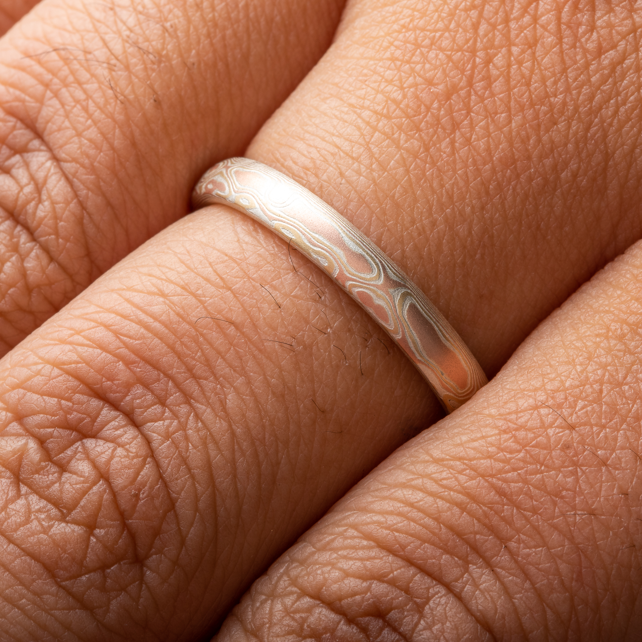 Sunny Cove Wedding Ring in Woodgrain Pattern - Image 5